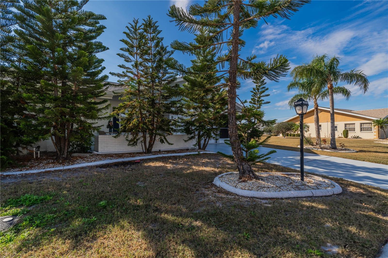 325 CLUB MANOR DR, SUN CITY CENTER, FL, 33573