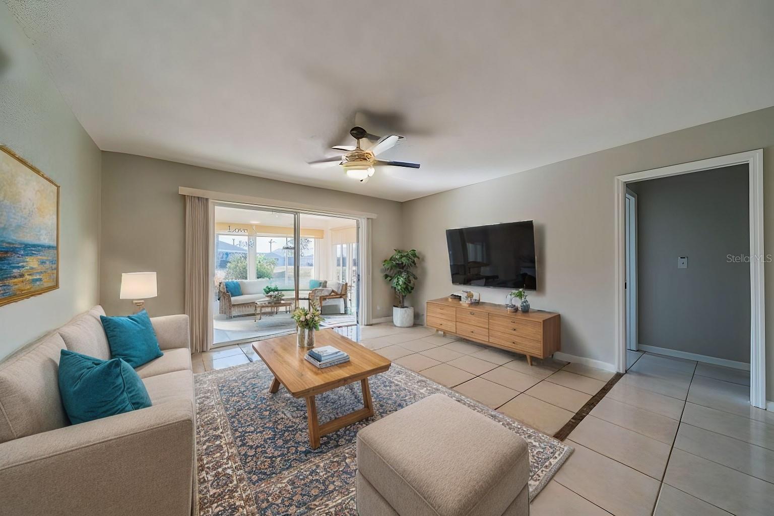 325 CLUB MANOR DR, SUN CITY CENTER, FL, 33573