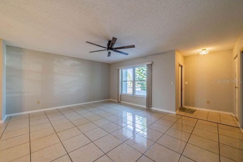 325 CLUB MANOR DR, SUN CITY CENTER, FL, 33573
