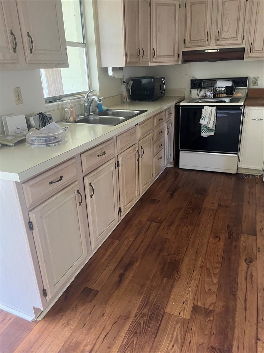 13242 COUNTRY CLUB DR, TAVARES, FL, 32778
