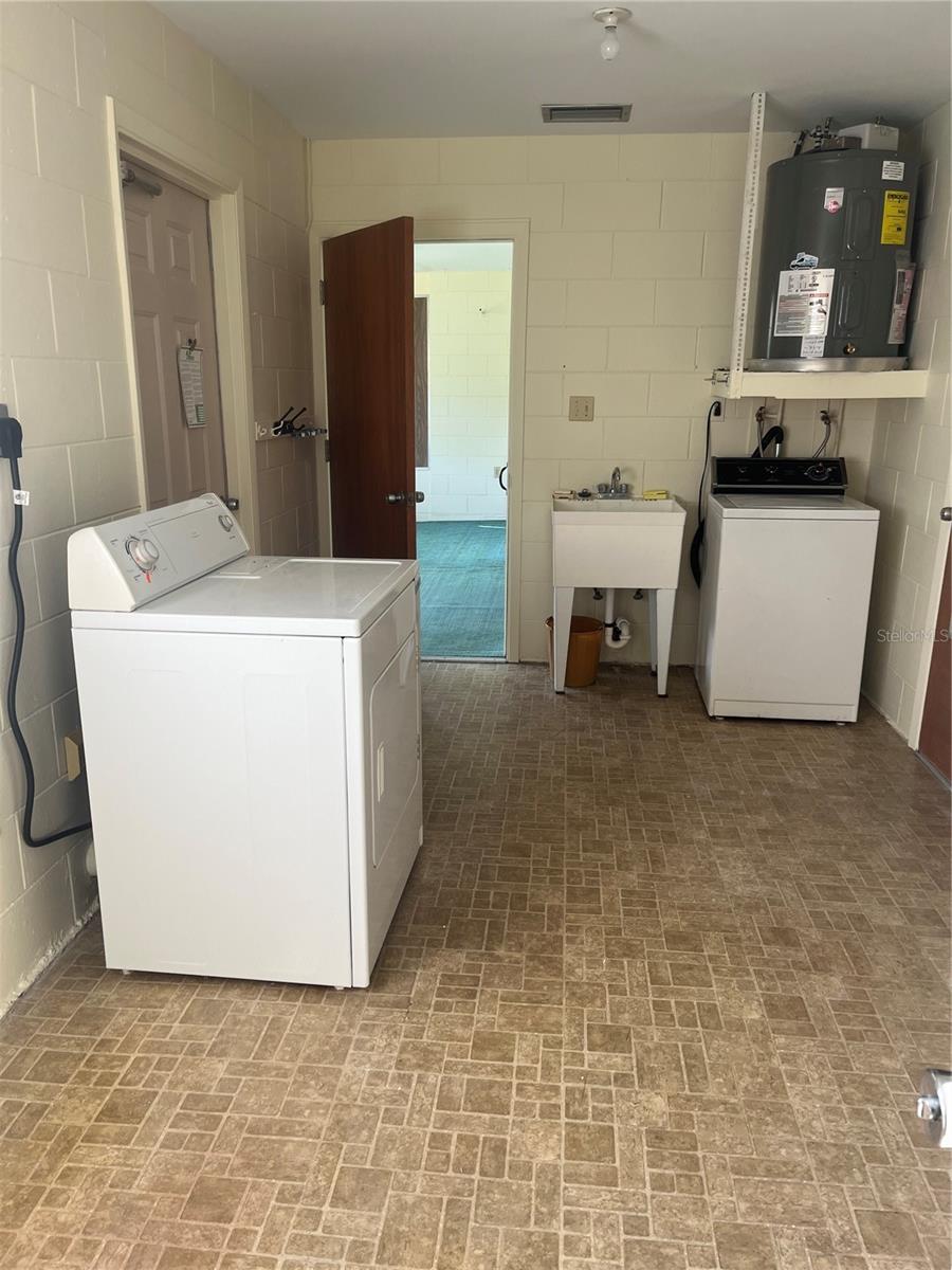 13242 COUNTRY CLUB DR, TAVARES, FL, 32778