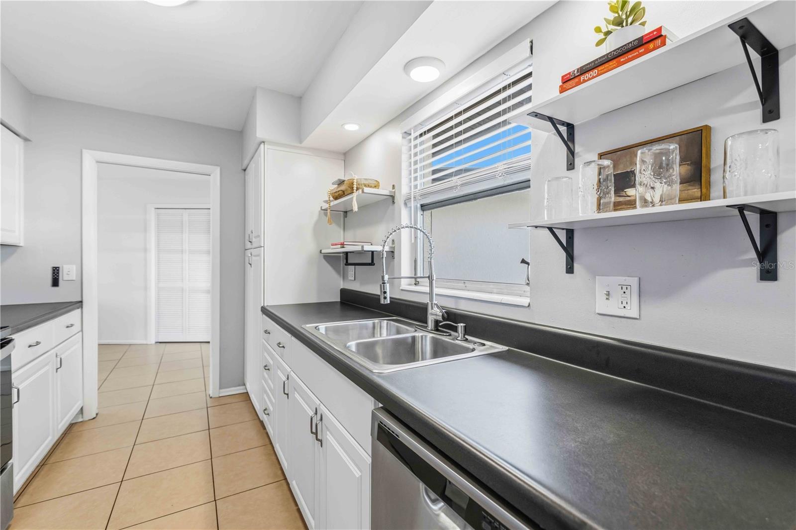 530 SAINT ANDREWS DR, SARASOTA, FL, 34243