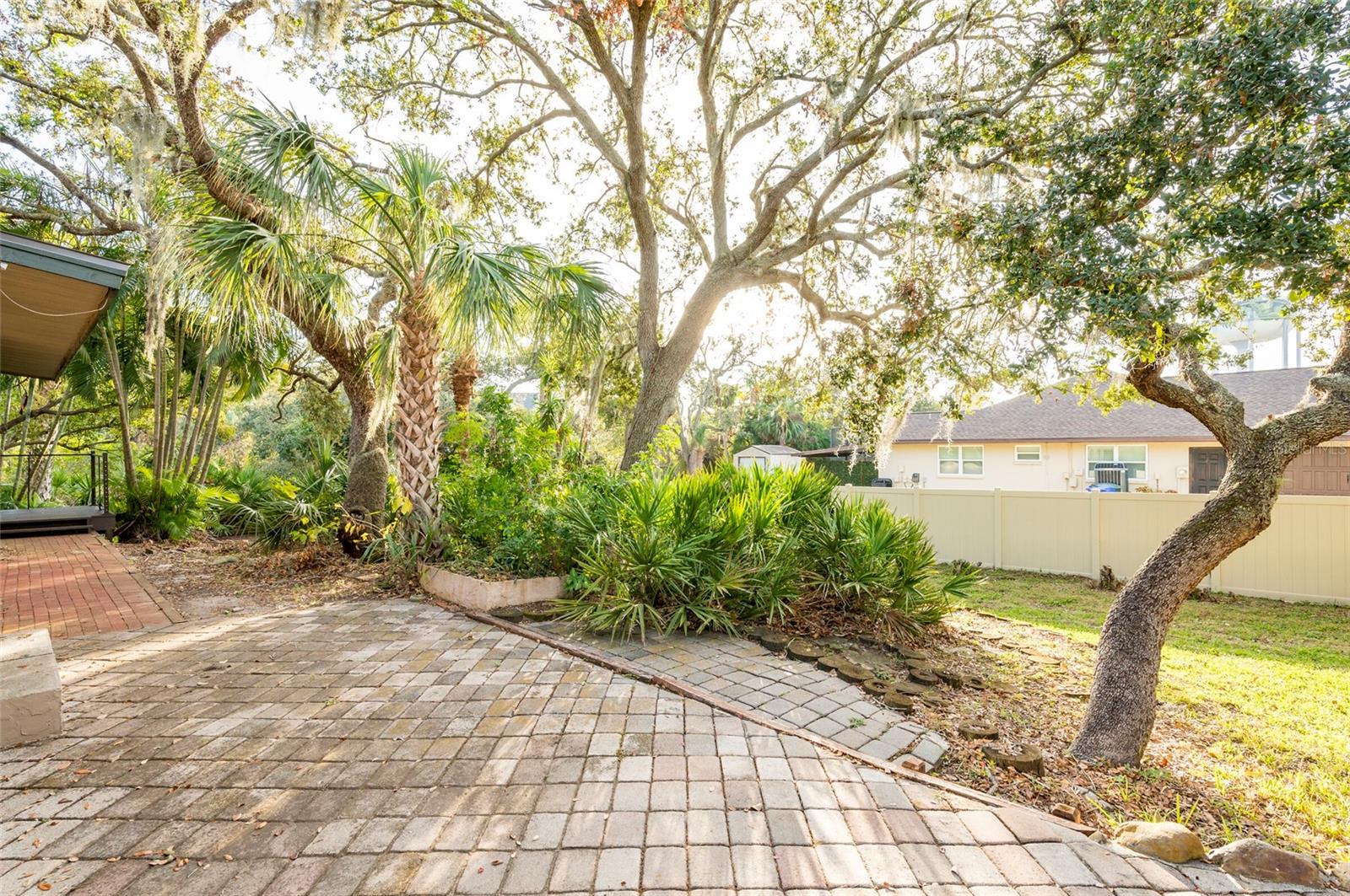 1205 CURLEW RD, DUNEDIN, FL, 34698
