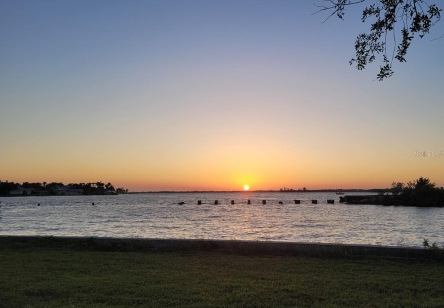205 DELRAY AVE, FORT MYERS, FL, 33905