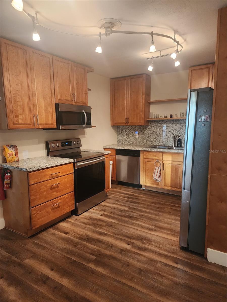 205 DELRAY AVE, FORT MYERS, FL, 33905