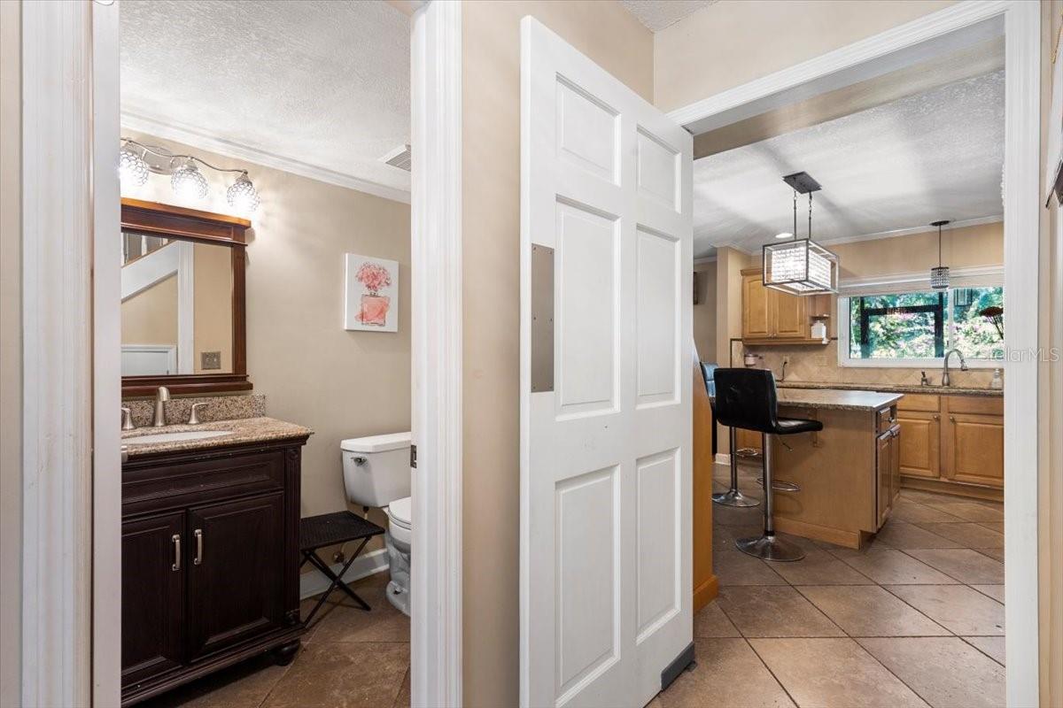 6006 SOARING AVE, TEMPLE TERRACE, FL, 33617