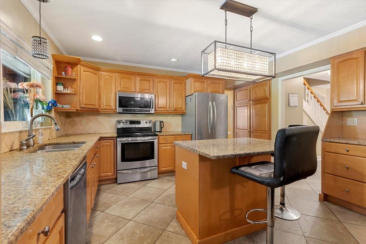 6006 SOARING AVE, TEMPLE TERRACE, FL, 33617