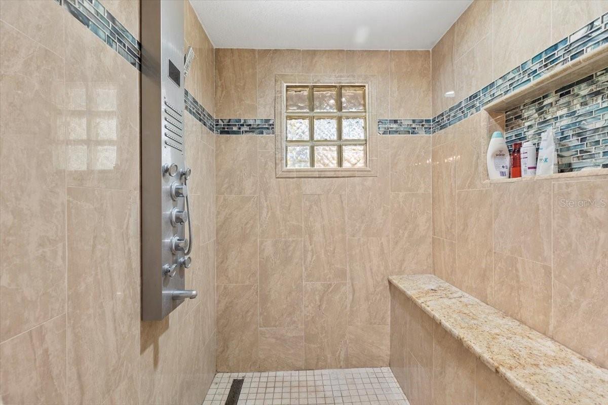 6006 SOARING AVE, TEMPLE TERRACE, FL, 33617