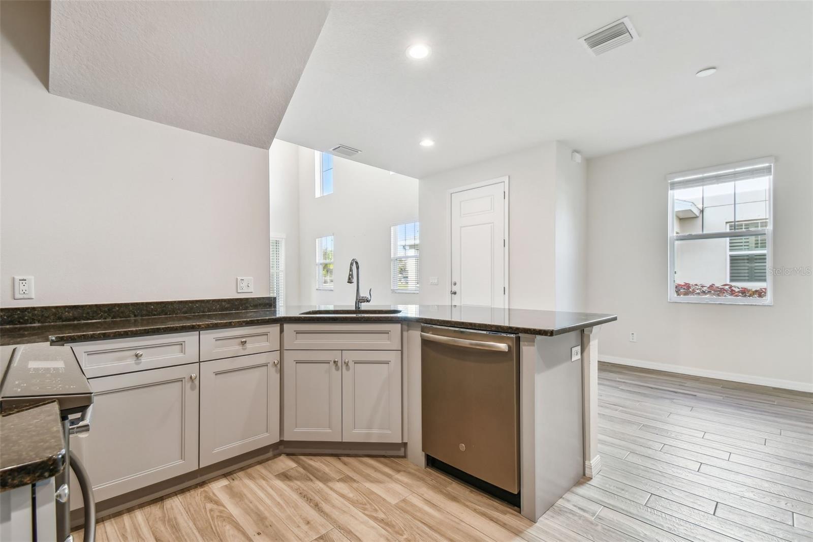 1952 MARLINGTON WAY, CLEARWATER, FL, 33763