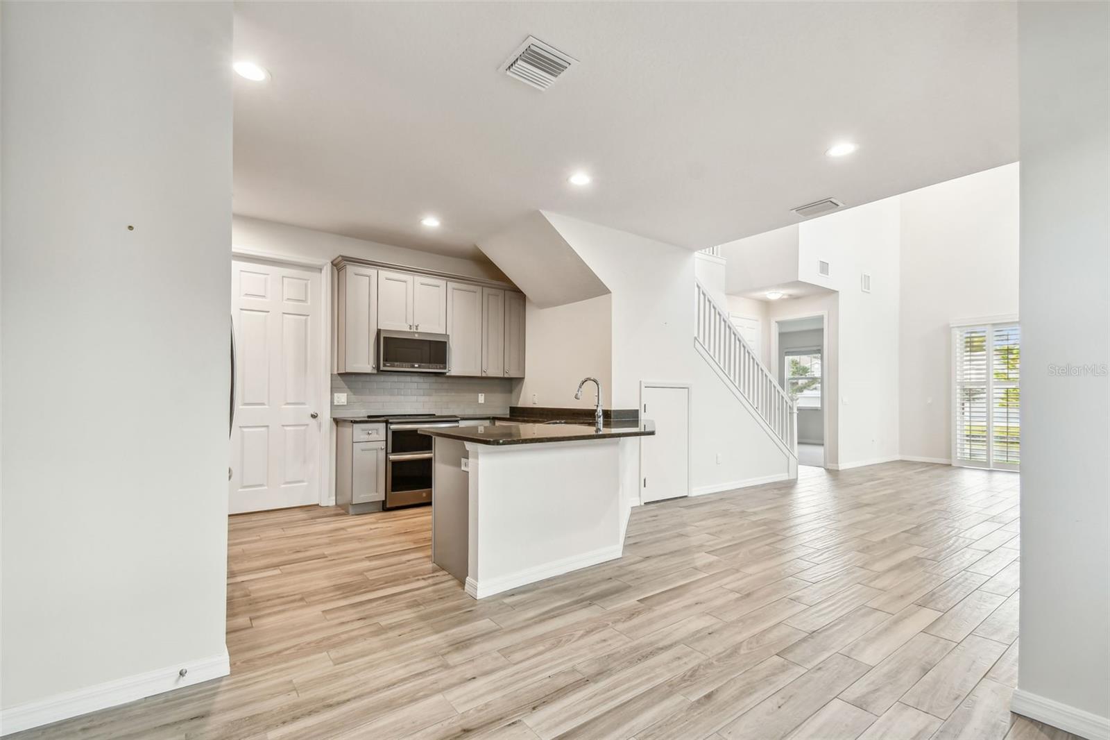 1952 MARLINGTON WAY, CLEARWATER, FL, 33763