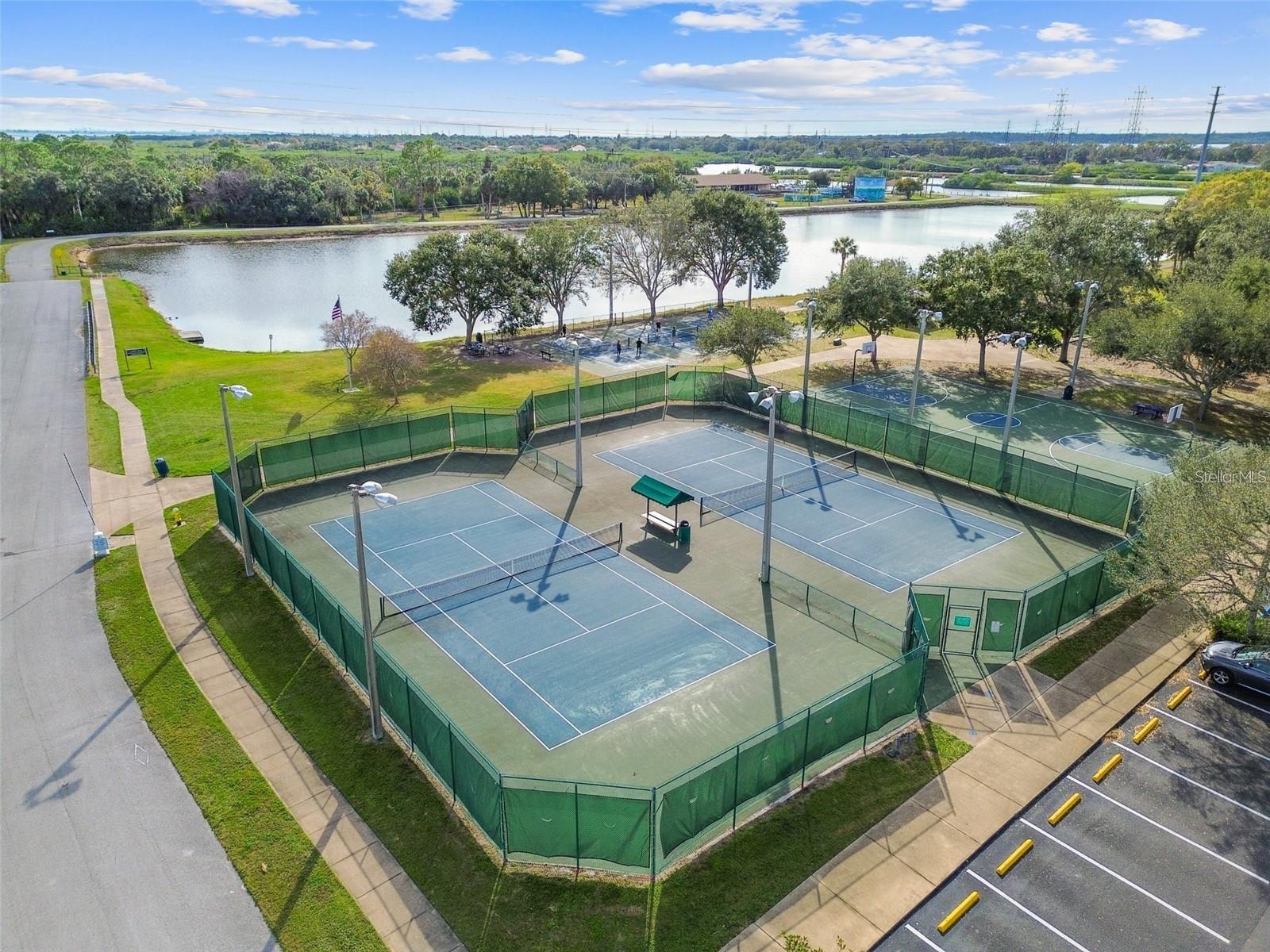 316 COUNTRY CLUB DR, OLDSMAR, FL, 34677