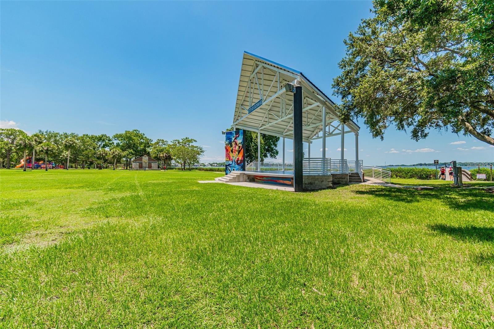 316 COUNTRY CLUB DR, OLDSMAR, FL, 34677