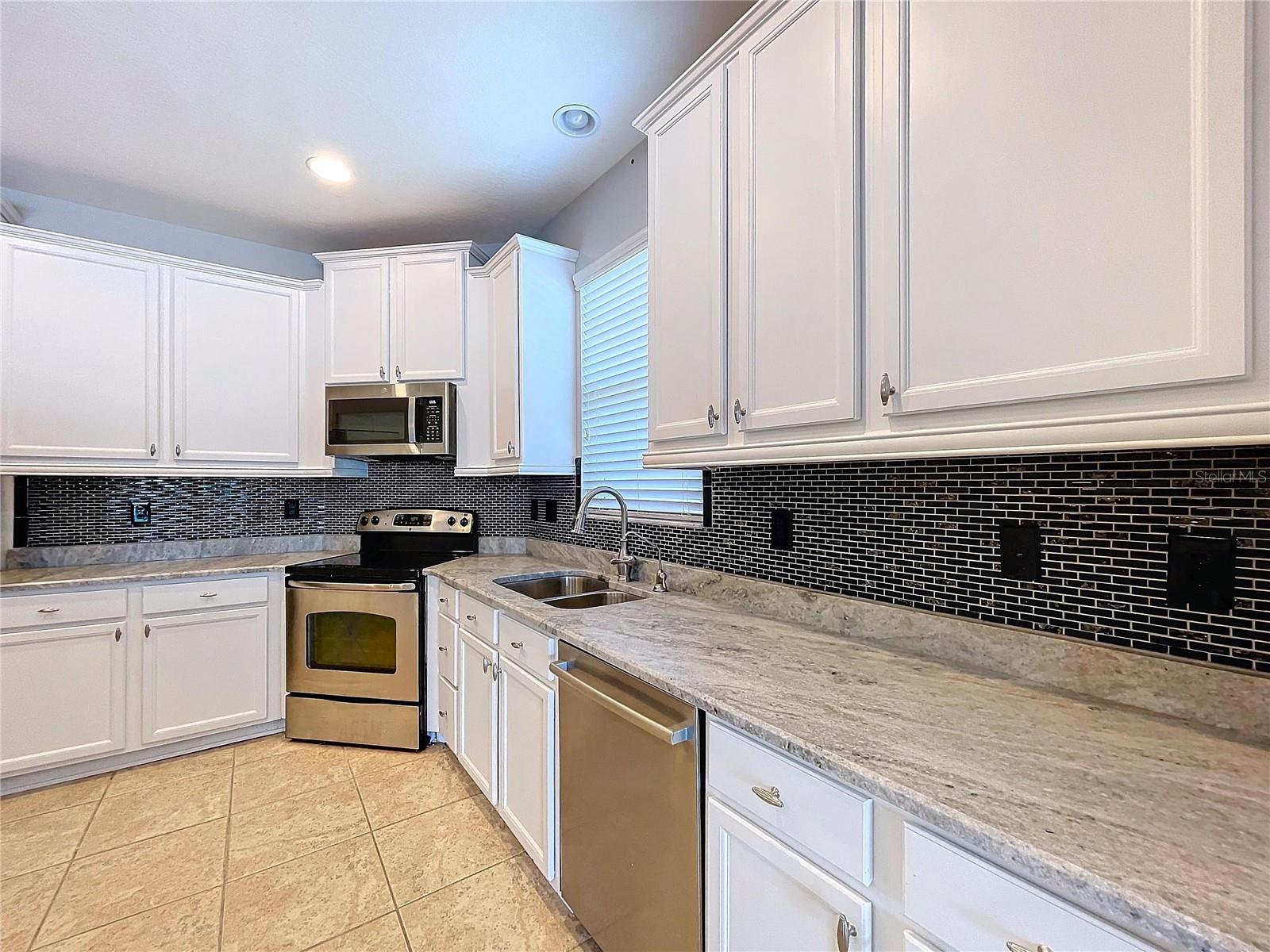 8301 ORANGE SPRING DR, RUSKIN, FL, 33573