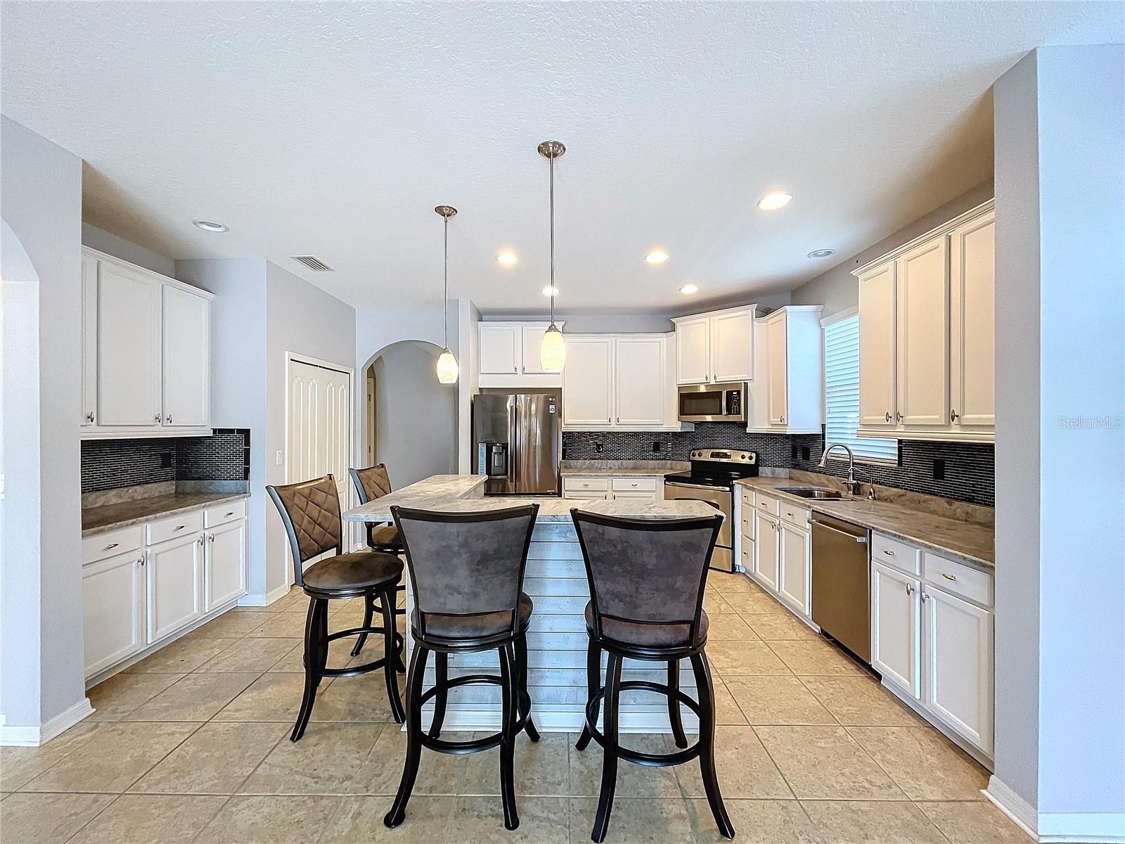 8301 ORANGE SPRING DR, RUSKIN, FL, 33573