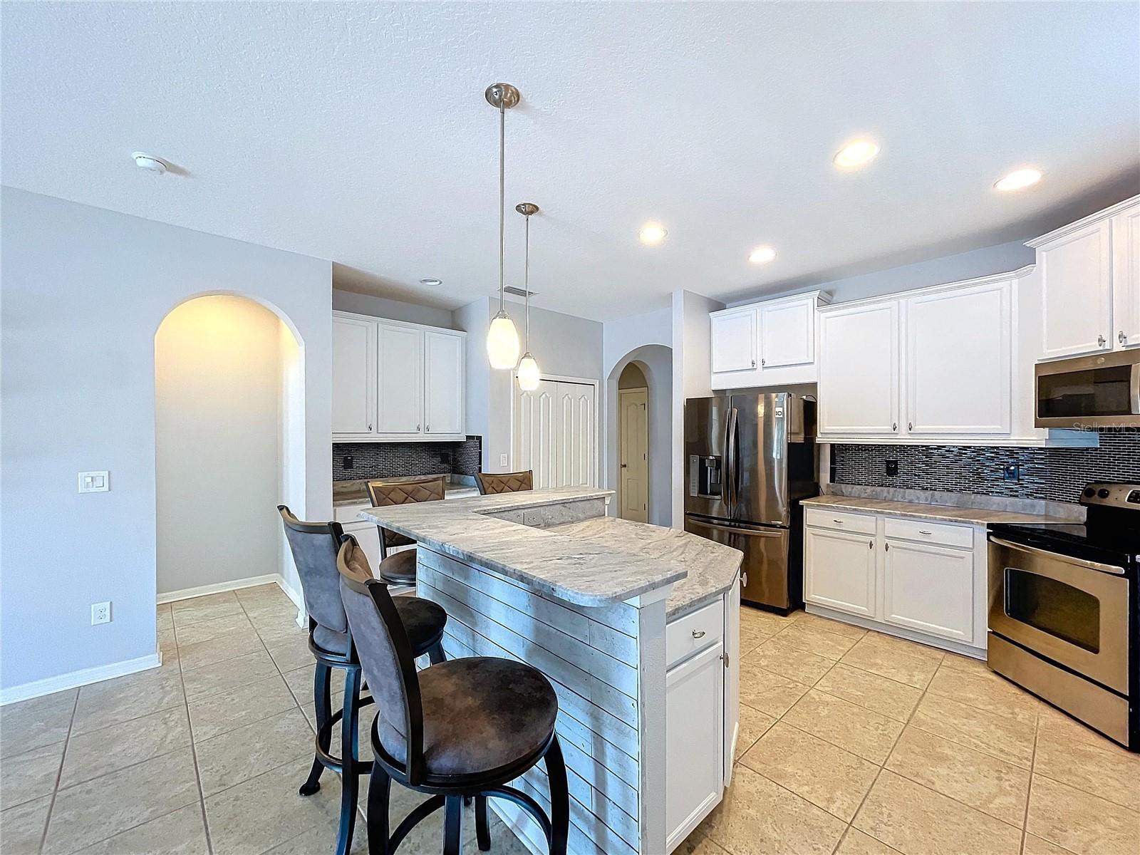 8301 ORANGE SPRING DR, RUSKIN, FL, 33573