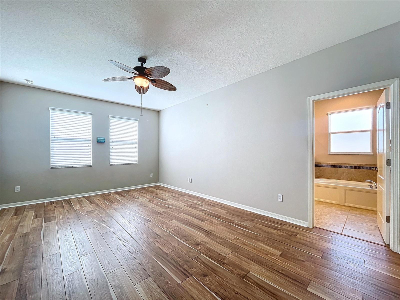 8301 ORANGE SPRING DR, RUSKIN, FL, 33573