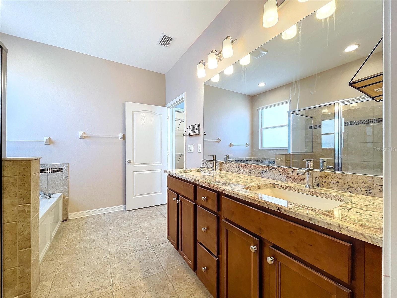8301 ORANGE SPRING DR, RUSKIN, FL, 33573