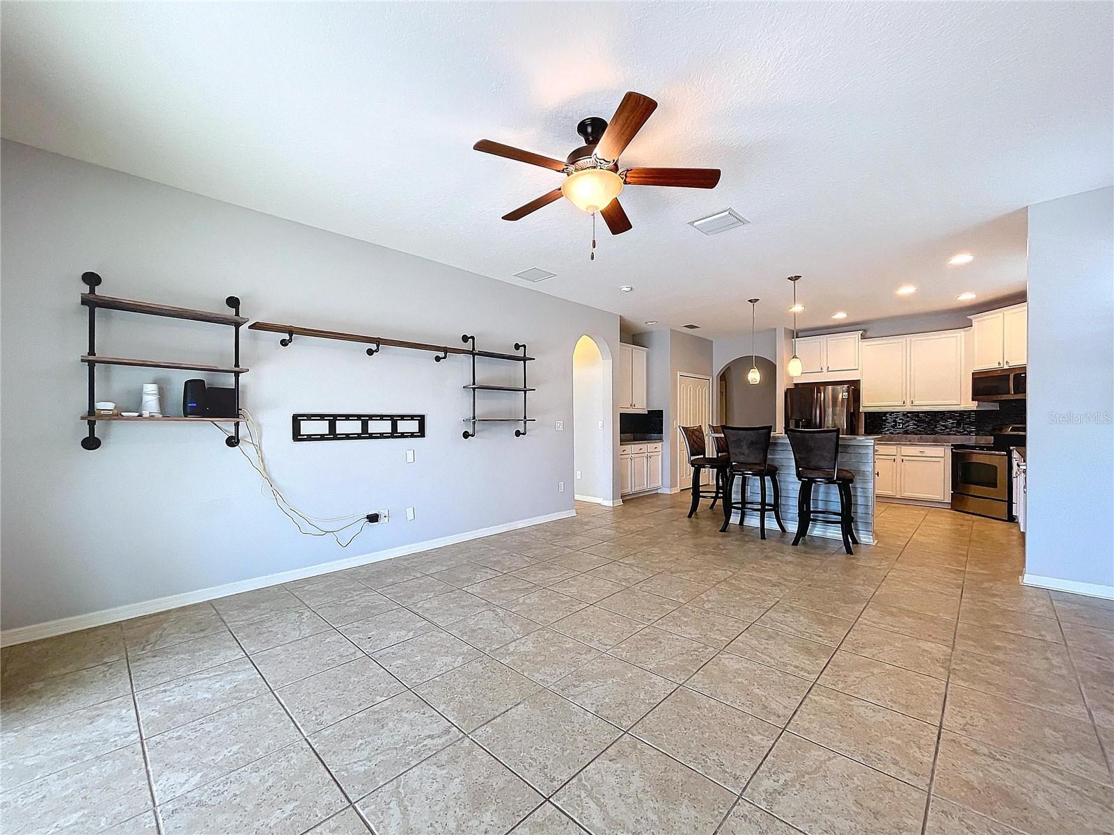8301 ORANGE SPRING DR, RUSKIN, FL, 33573