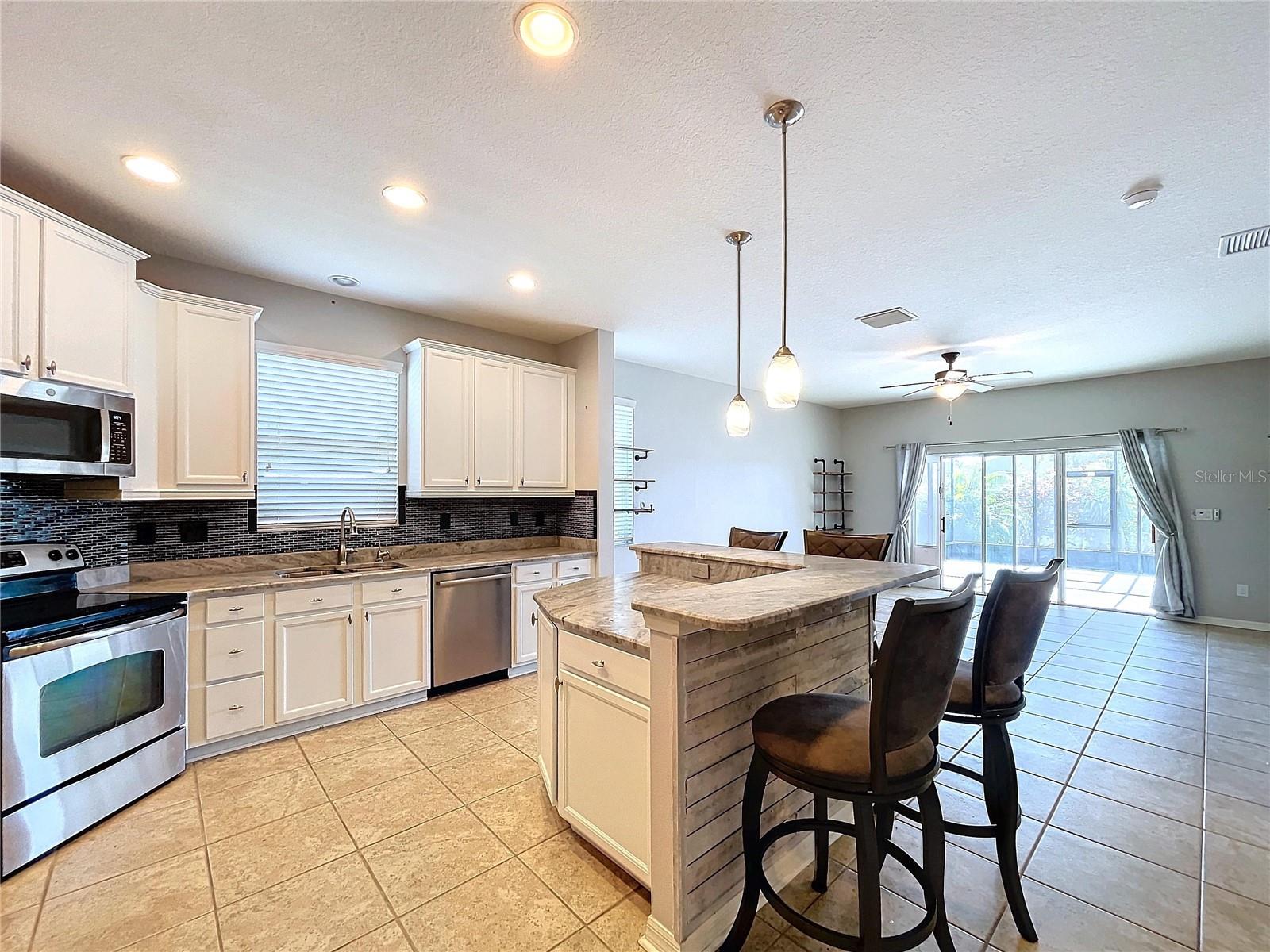 8301 ORANGE SPRING DR, RUSKIN, FL, 33573