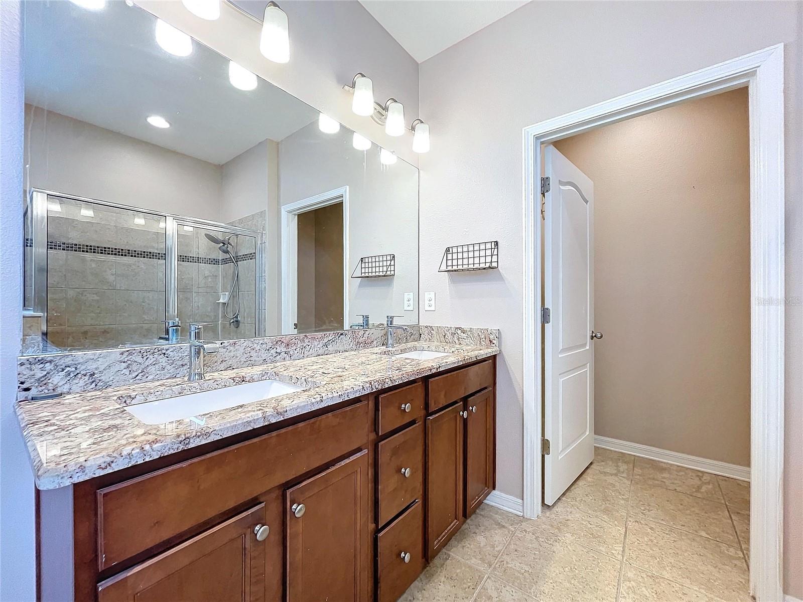 8301 ORANGE SPRING DR, RUSKIN, FL, 33573