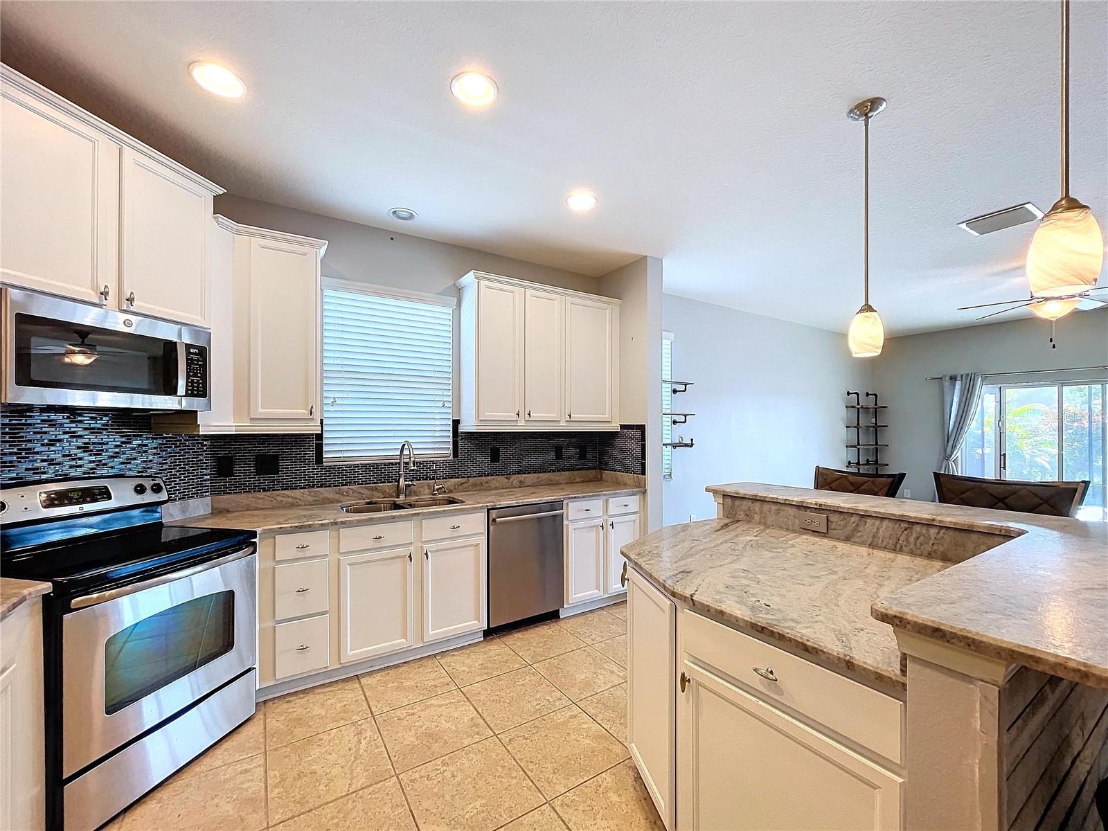 8301 ORANGE SPRING DR, RUSKIN, FL, 33573