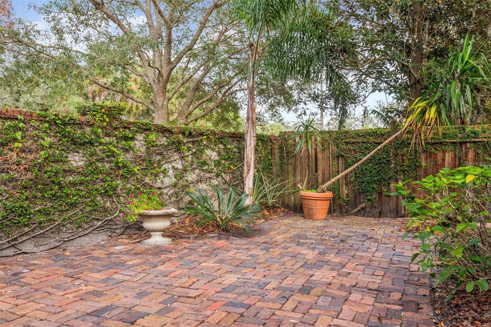5203 FRIAR TUCK CT, TAMPA, FL, 33647