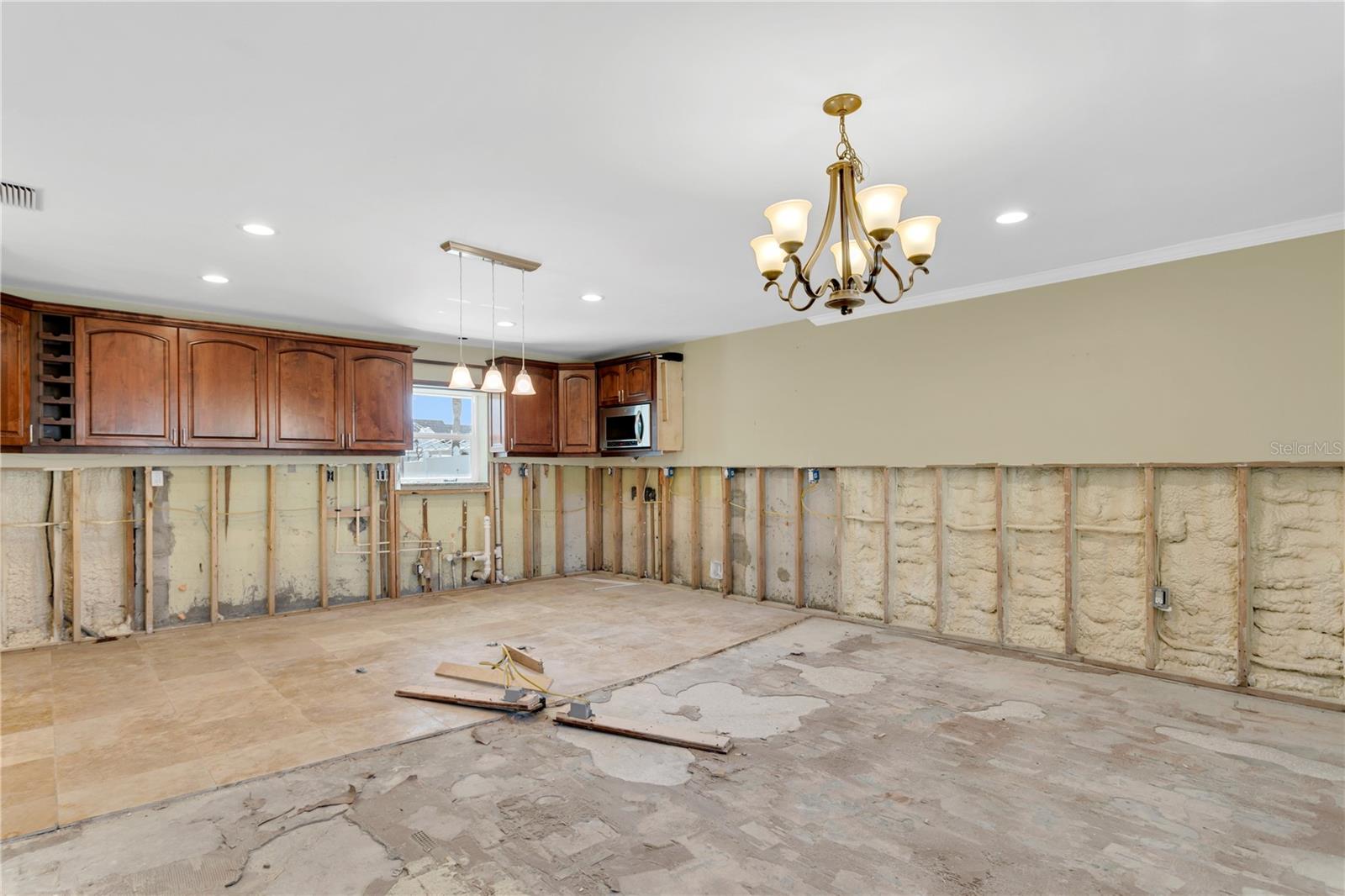8708 THORNWOOD LN, TAMPA, FL, 33615