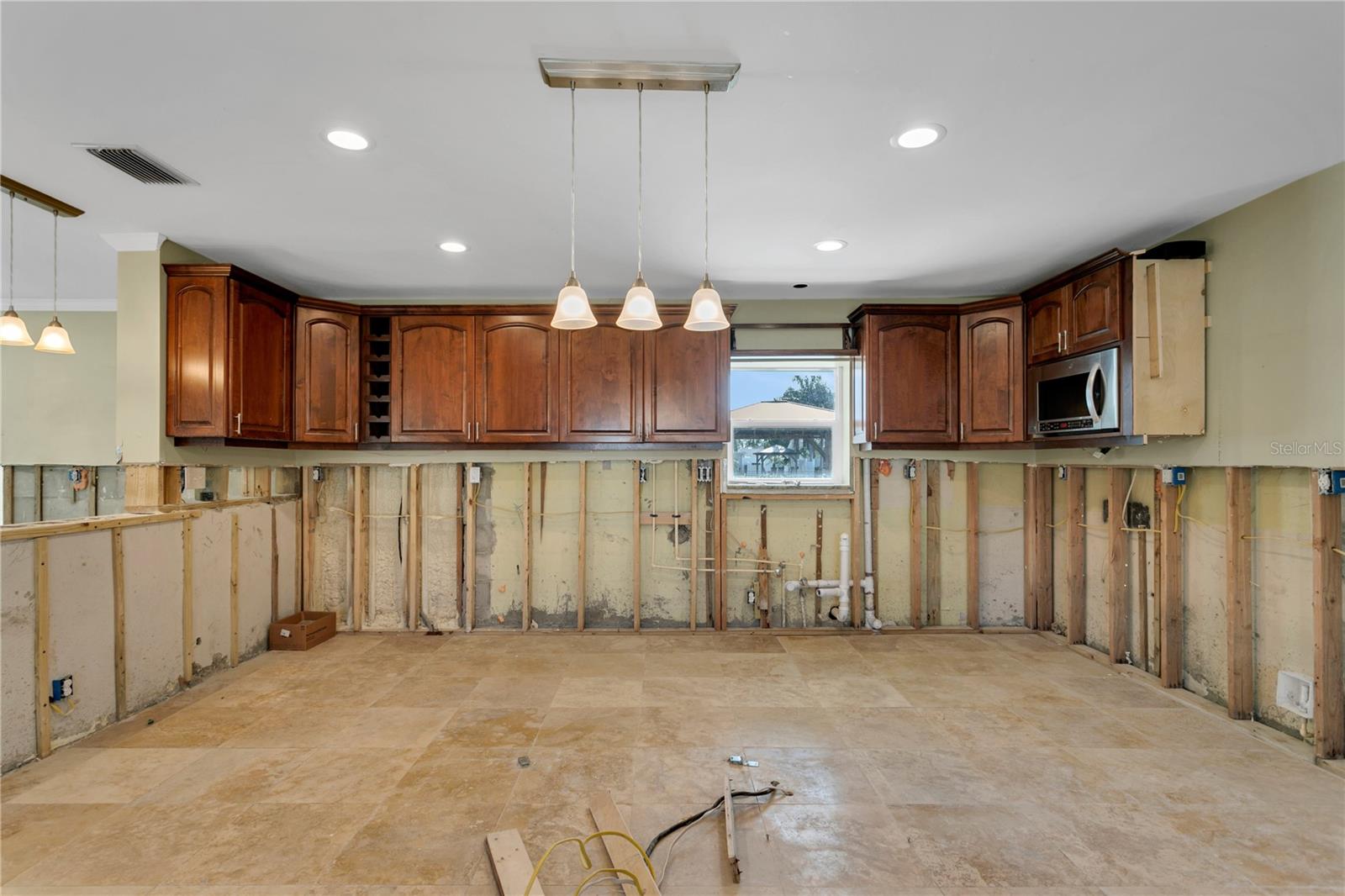 8708 THORNWOOD LN, TAMPA, FL, 33615