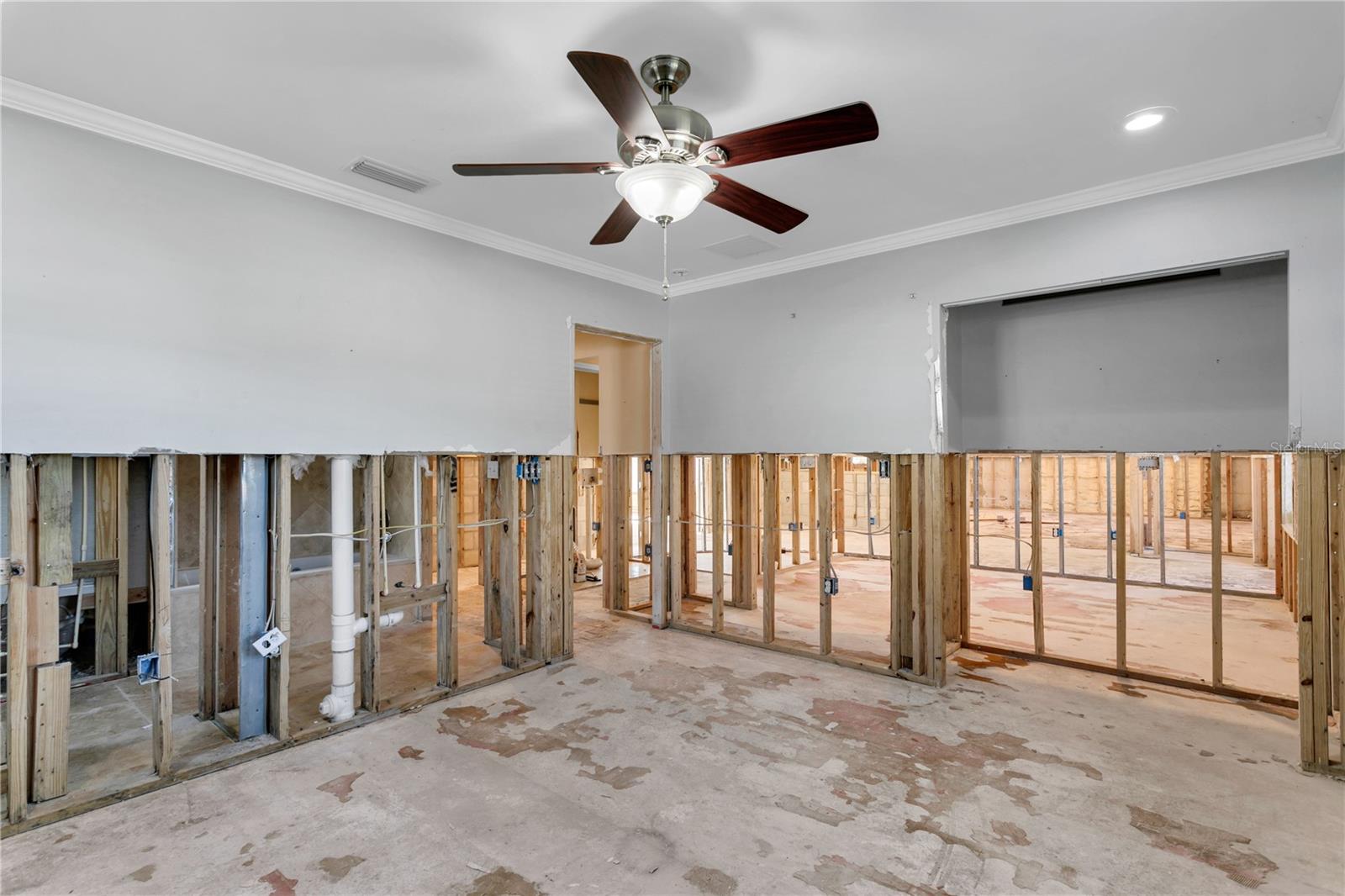 8708 THORNWOOD LN, TAMPA, FL, 33615