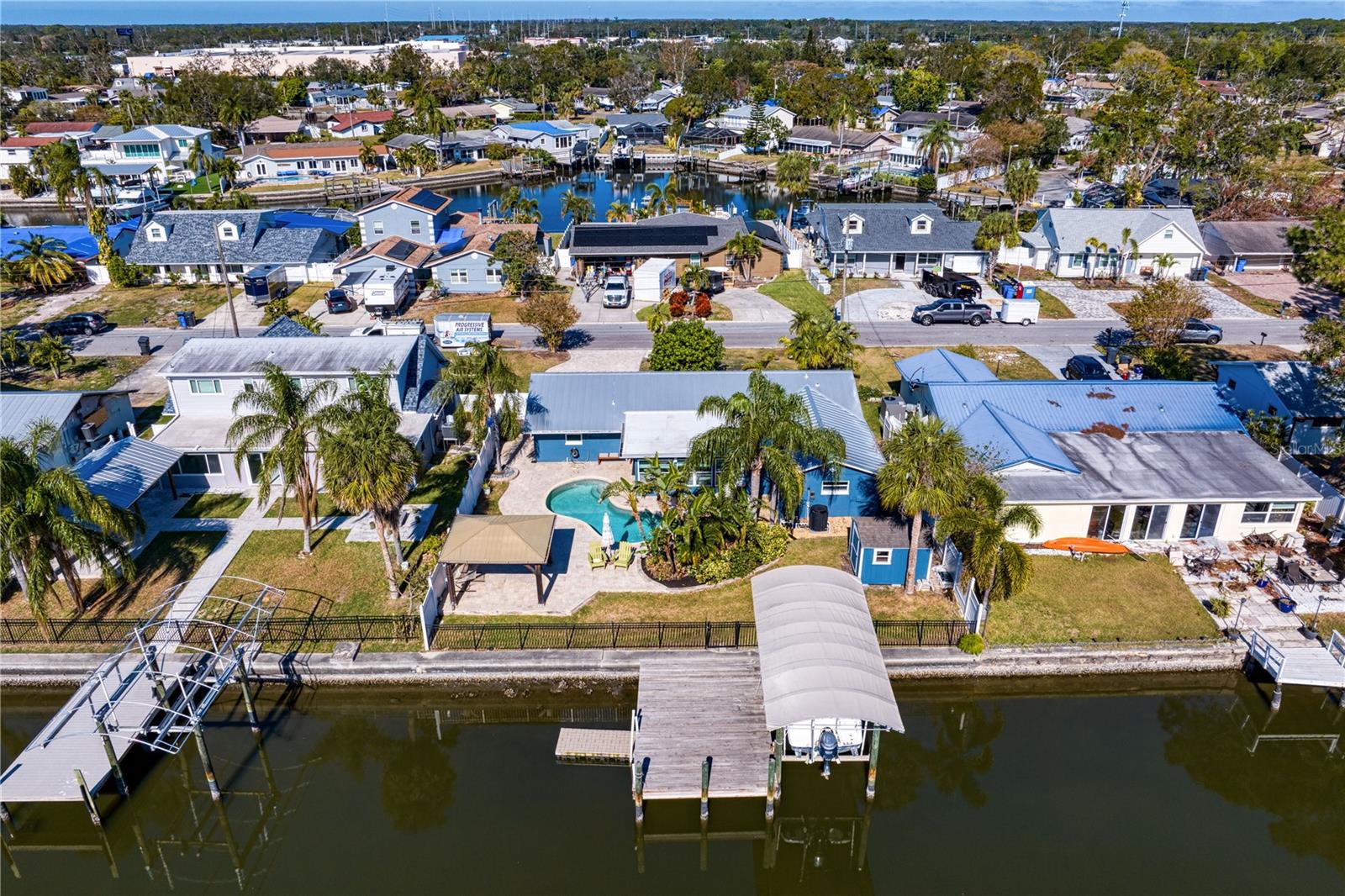 8708 THORNWOOD LN, TAMPA, FL, 33615