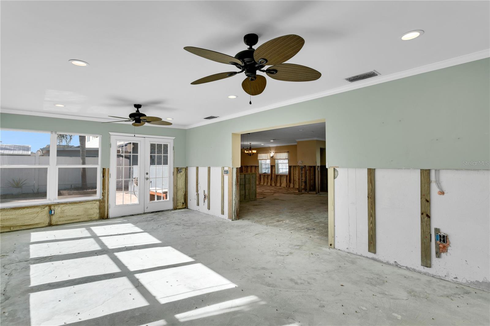 8708 THORNWOOD LN, TAMPA, FL, 33615
