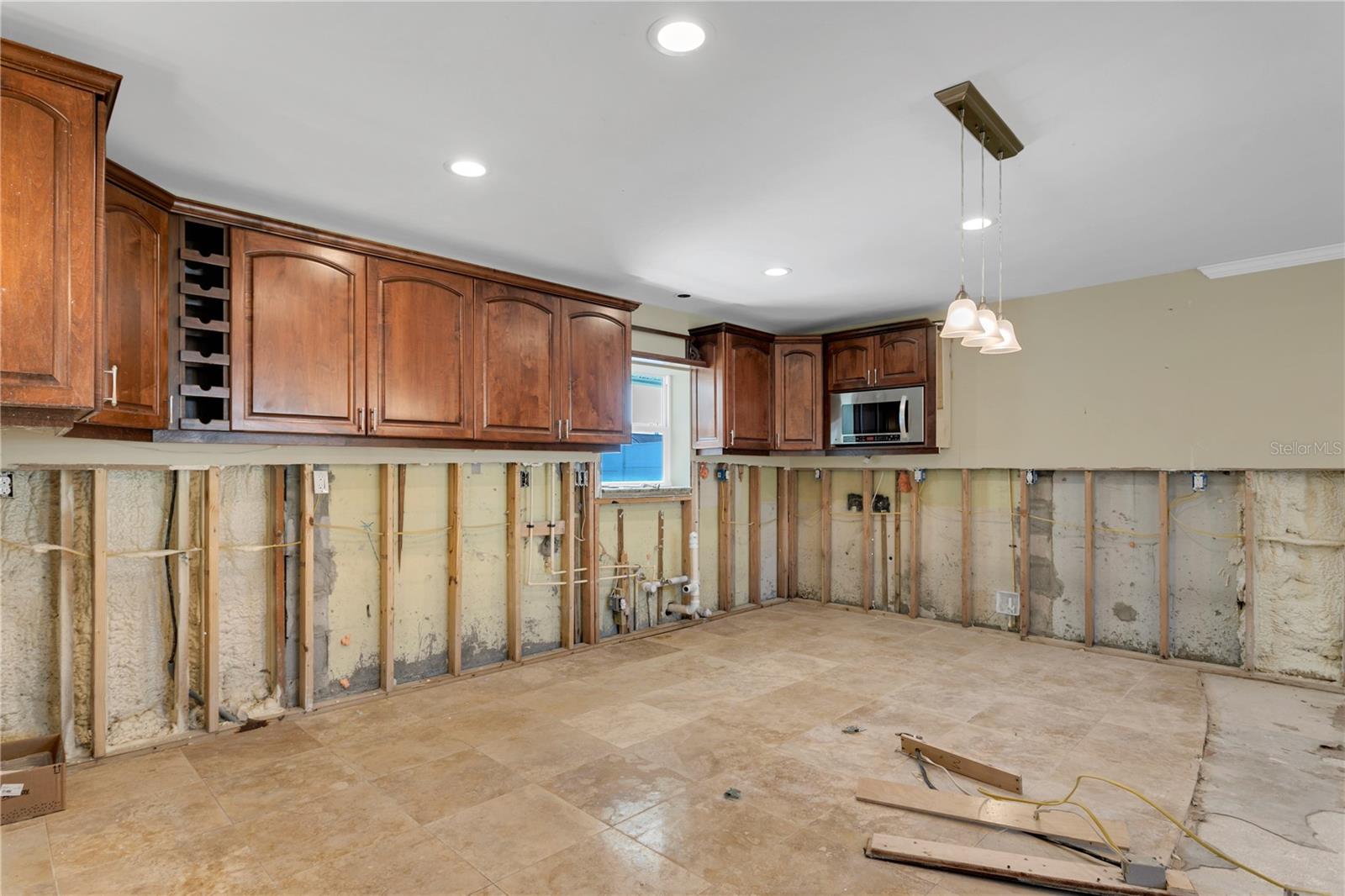 8708 THORNWOOD LN, TAMPA, FL, 33615
