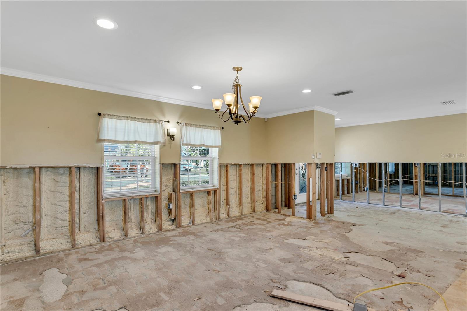 8708 THORNWOOD LN, TAMPA, FL, 33615
