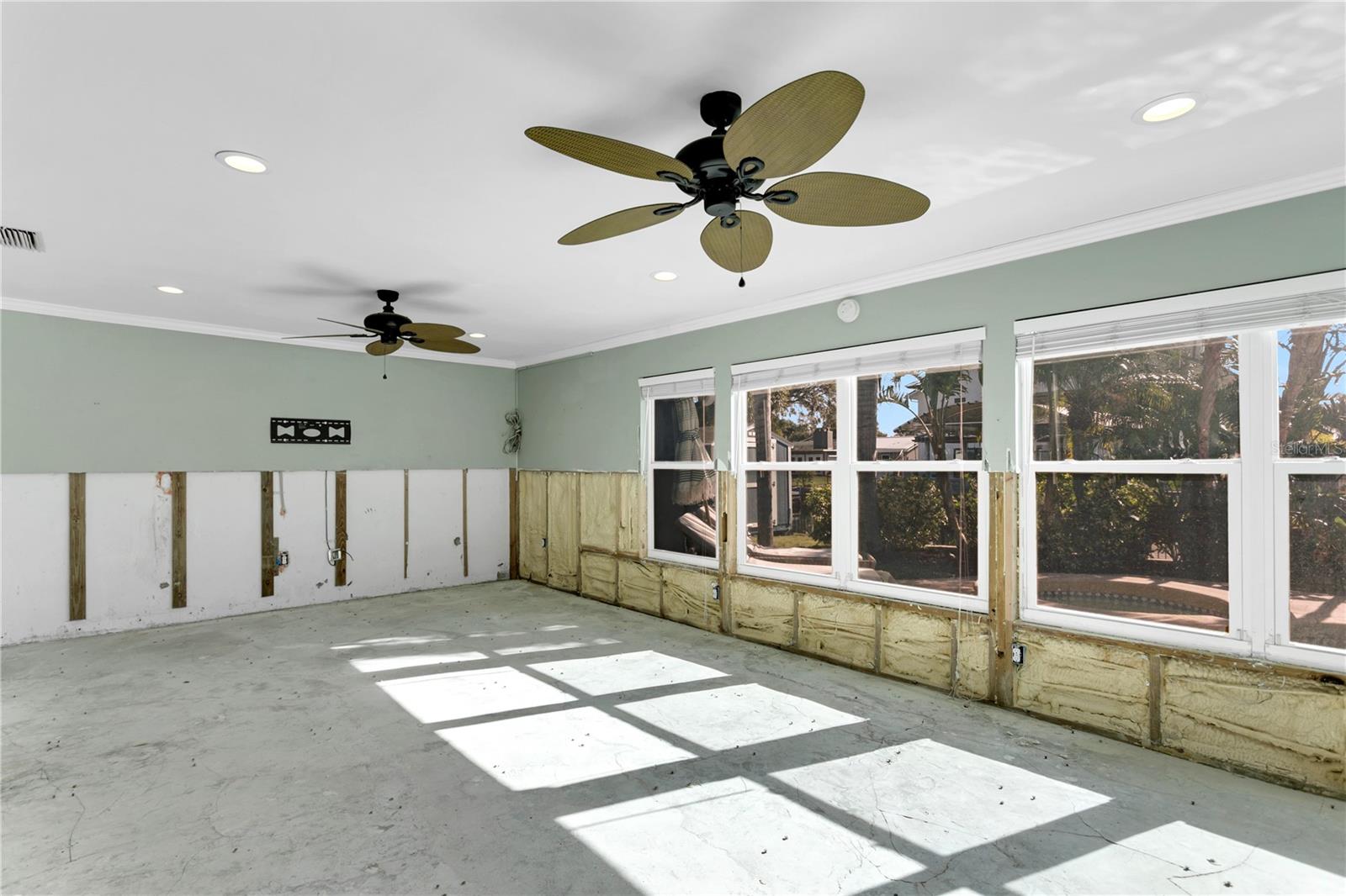 8708 THORNWOOD LN, TAMPA, FL, 33615