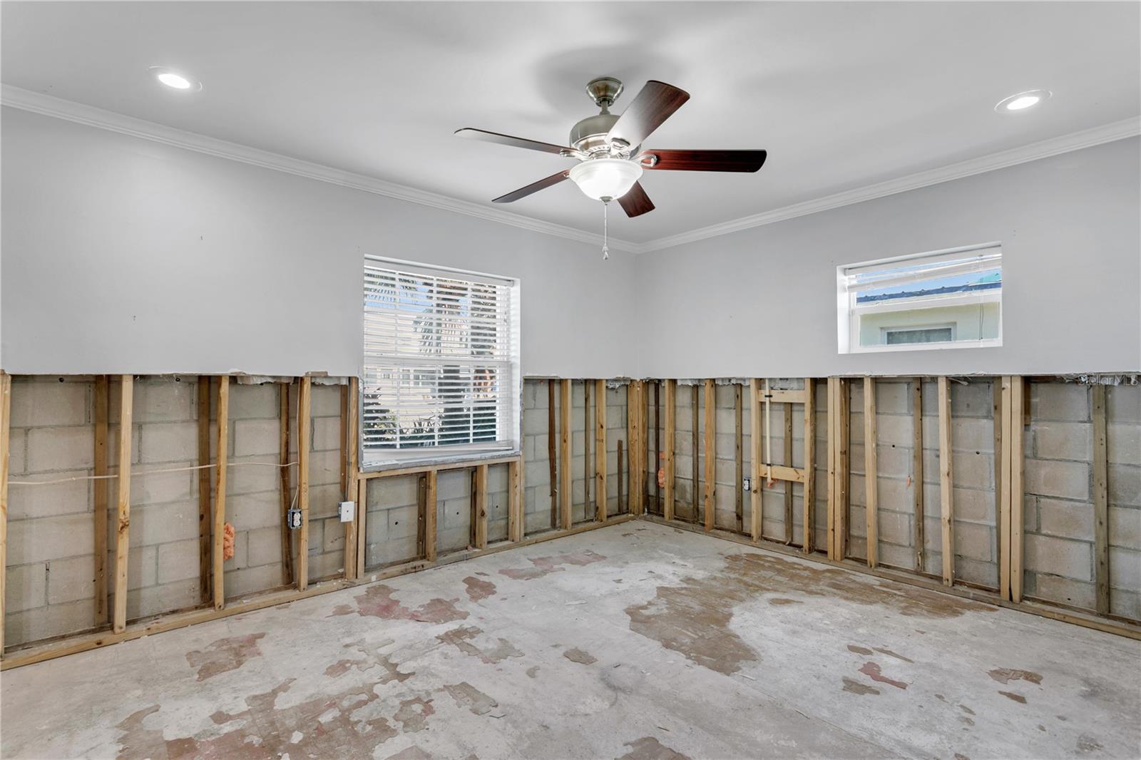 8708 THORNWOOD LN, TAMPA, FL, 33615