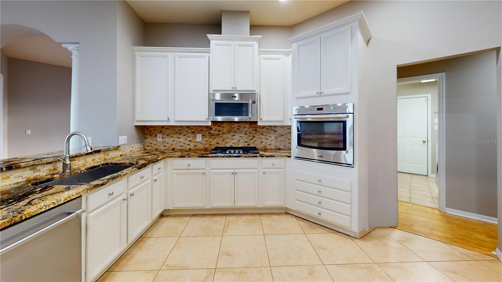 5516 WINDING BROOK LN, VALRICO, FL, 33596