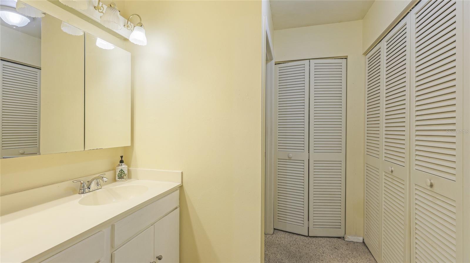 527 SPRING LAKES BLVD, BRADENTON, FL, 34210