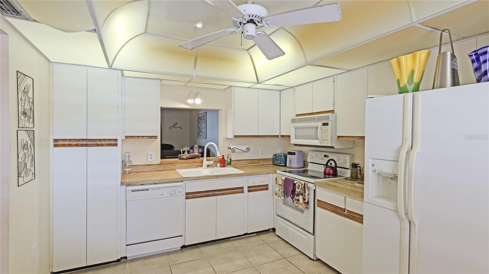 527 SPRING LAKES BLVD, BRADENTON, FL, 34210