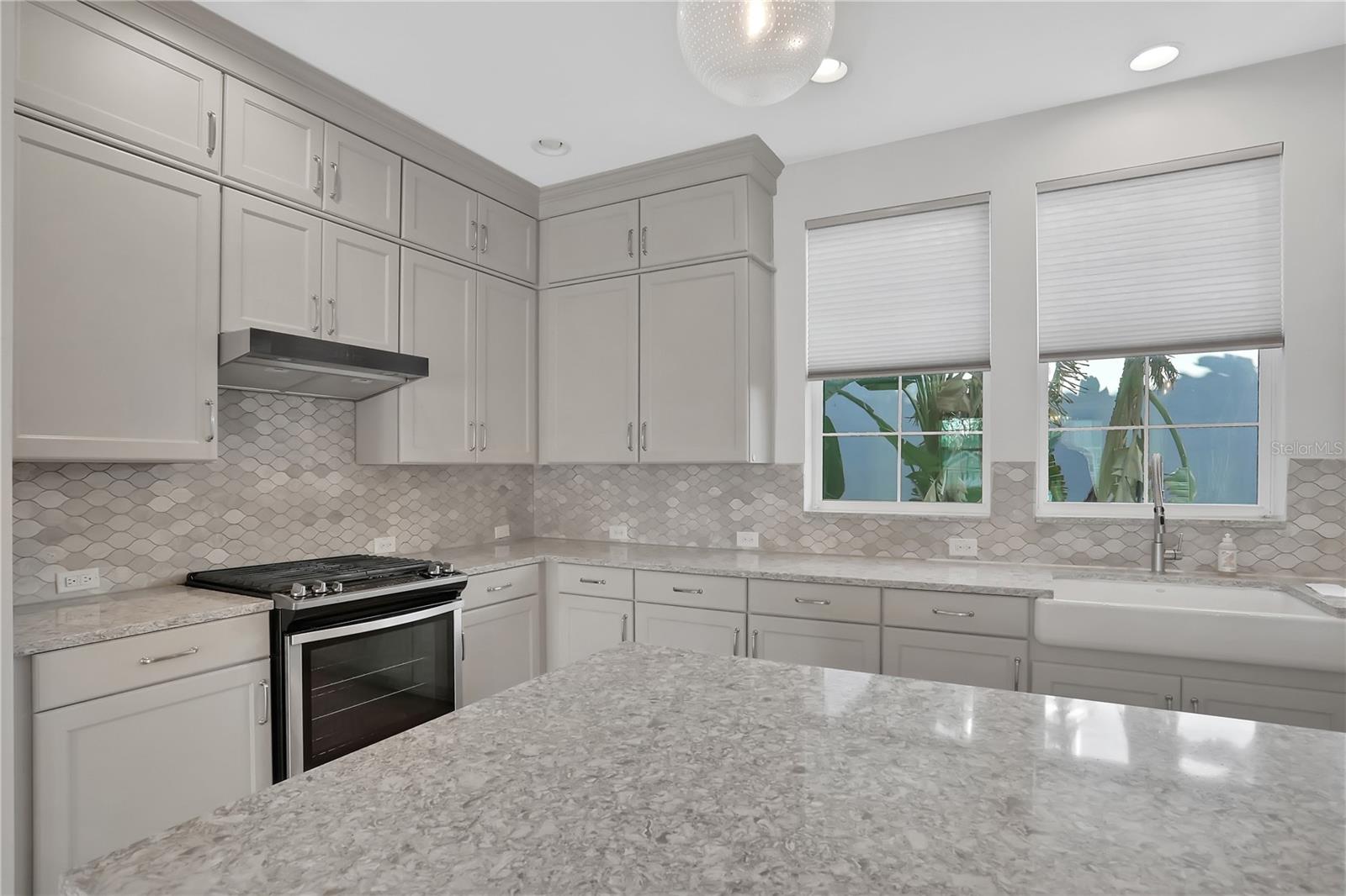 2625 W PLATT ST, TAMPA, FL, 33609