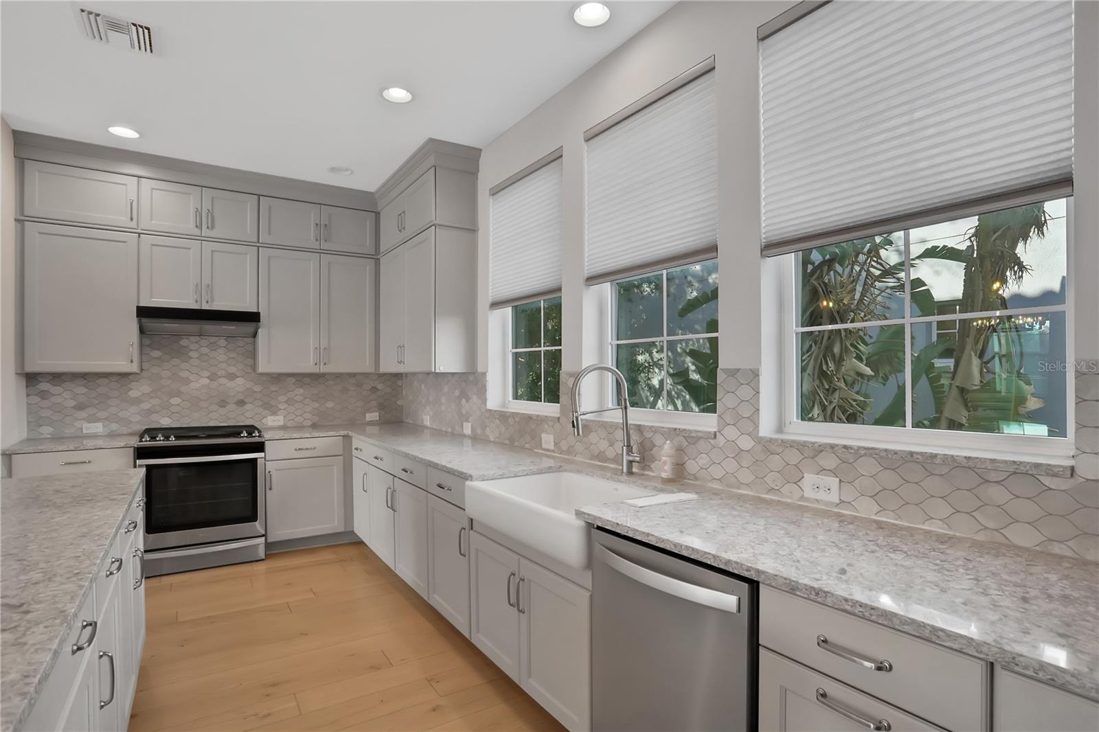 2625 W PLATT ST, TAMPA, FL, 33609