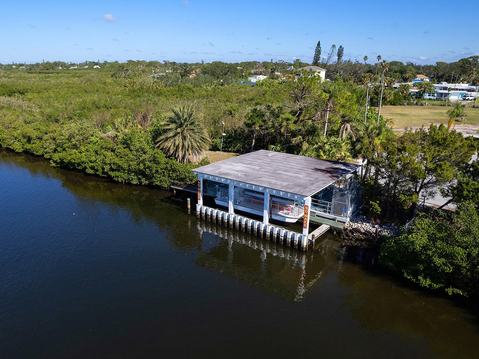 1680 LEMON BAY DR, VENICE, FL, 34293