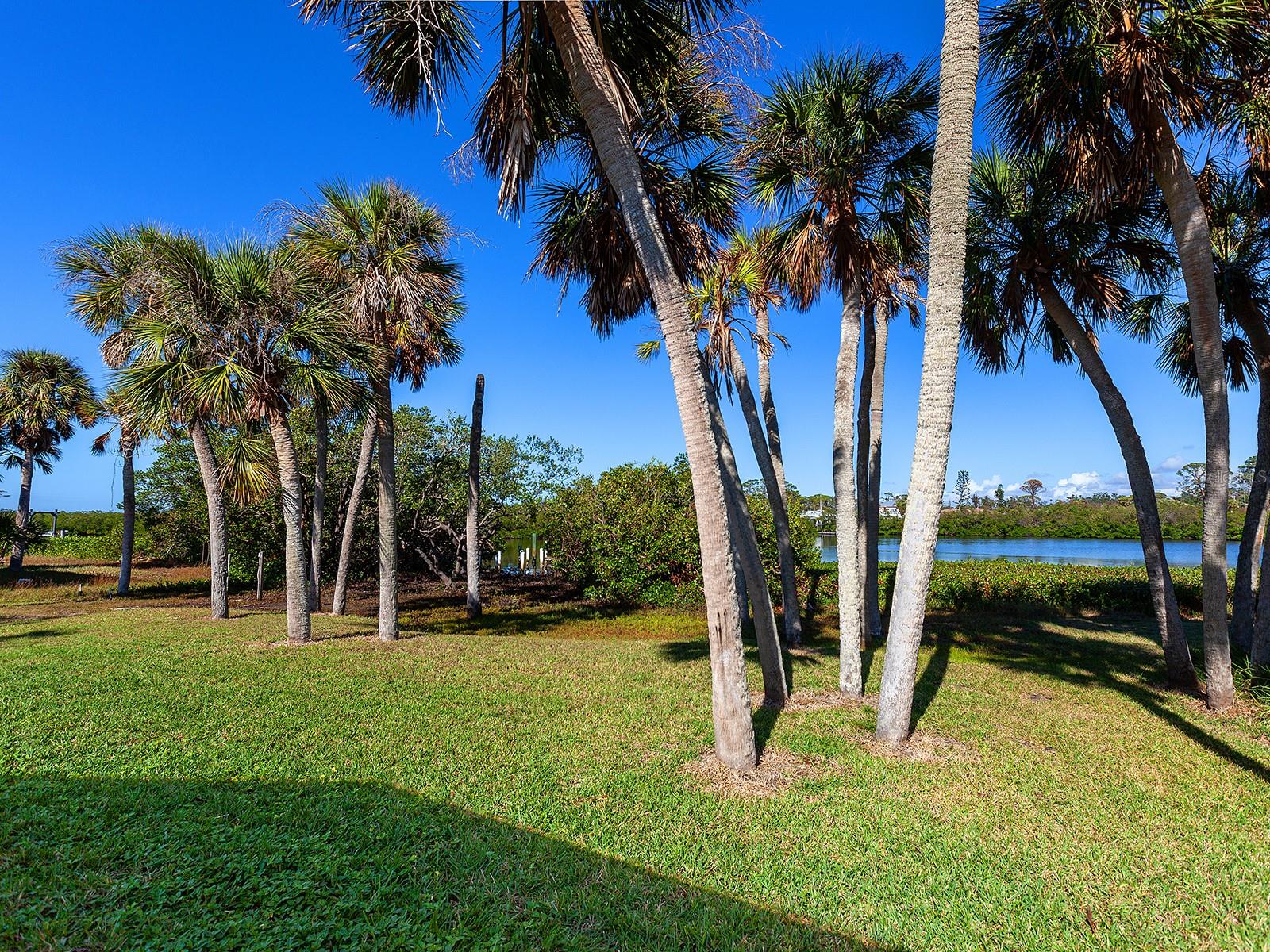 1680 LEMON BAY DR, VENICE, FL, 34293