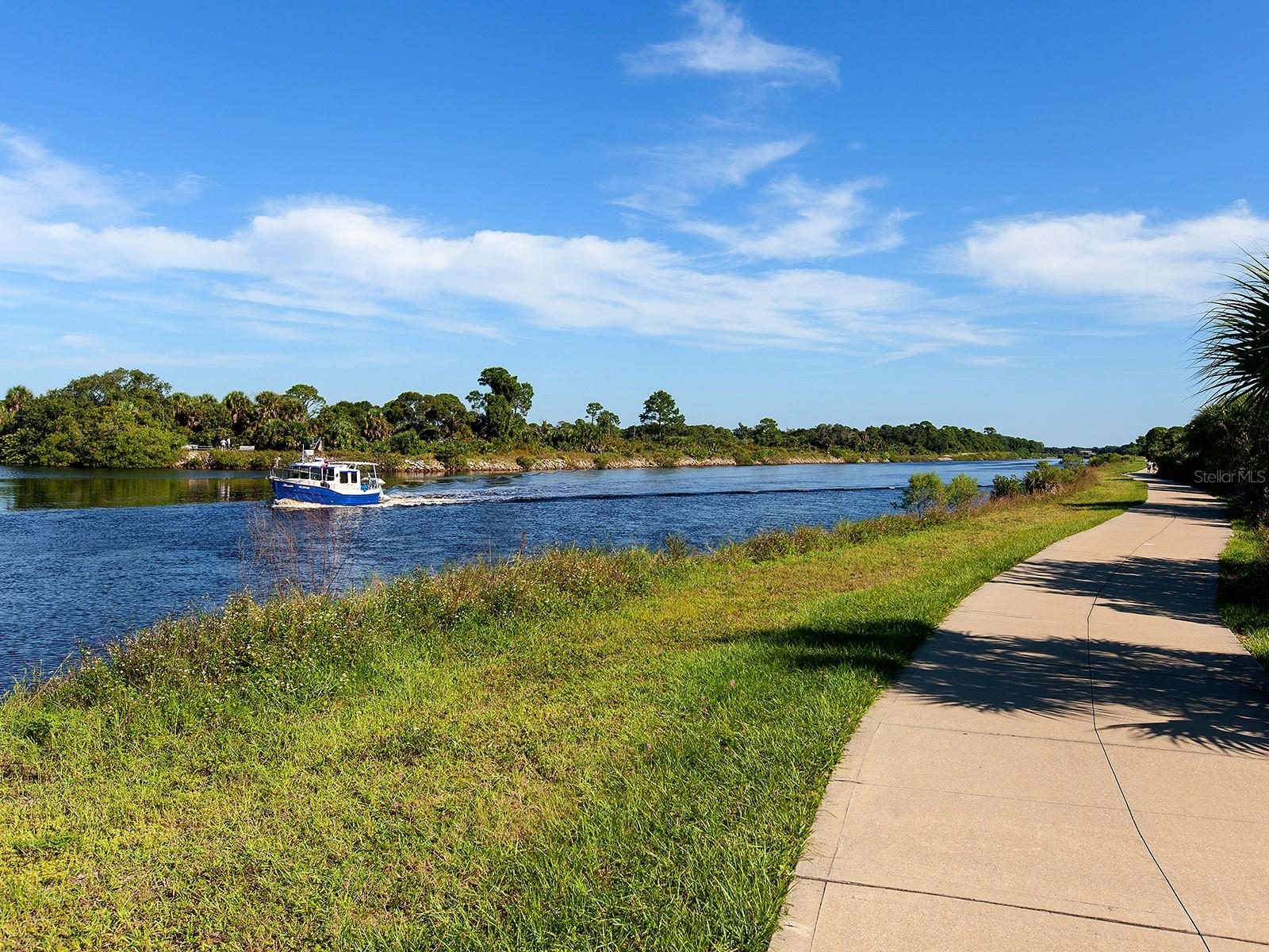 1680 LEMON BAY DR, VENICE, FL, 34293