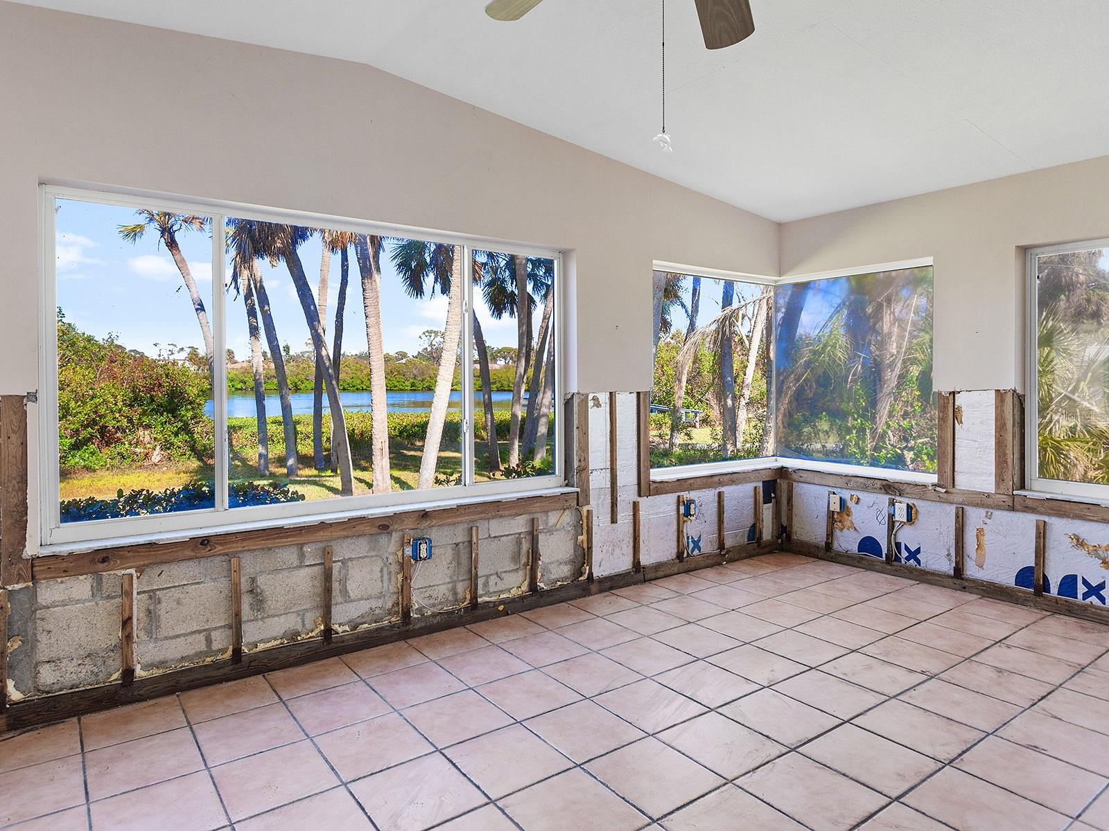 1680 LEMON BAY DR, VENICE, FL, 34293