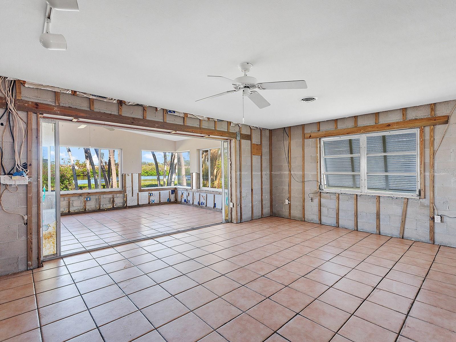 1680 LEMON BAY DR, VENICE, FL, 34293