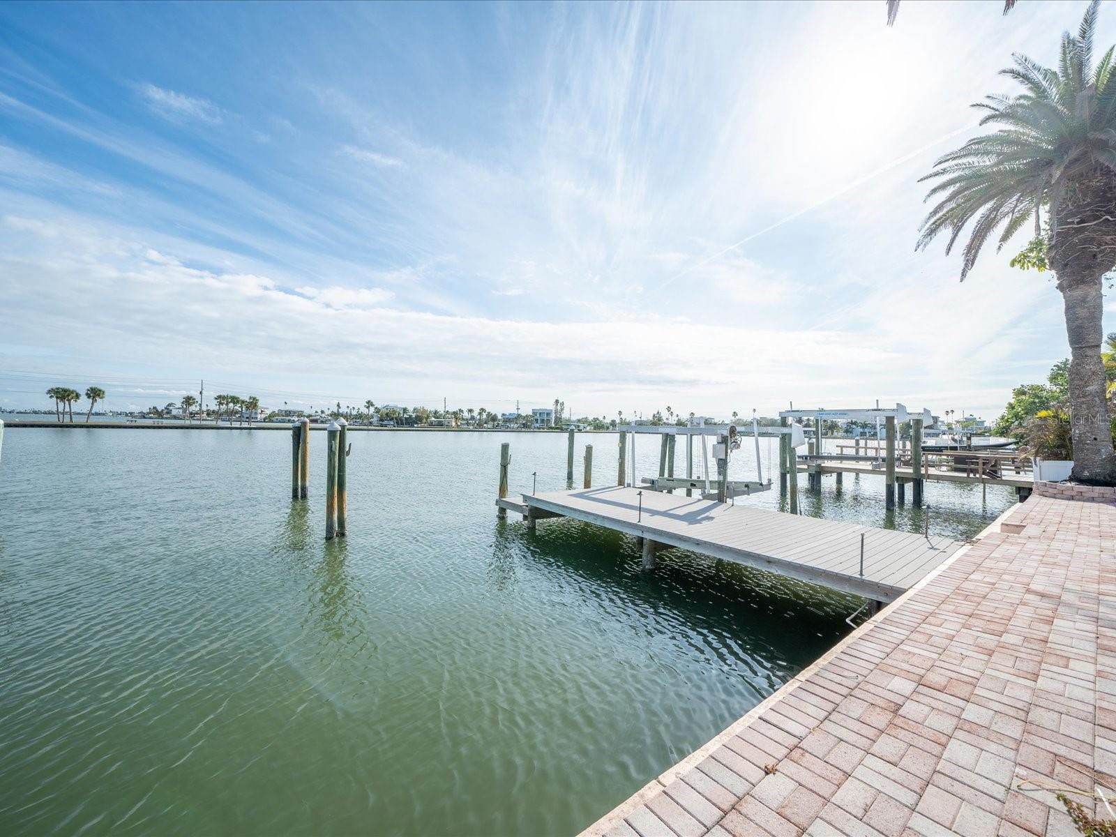 16124 4TH ST E, REDINGTON BEACH, FL, 33708