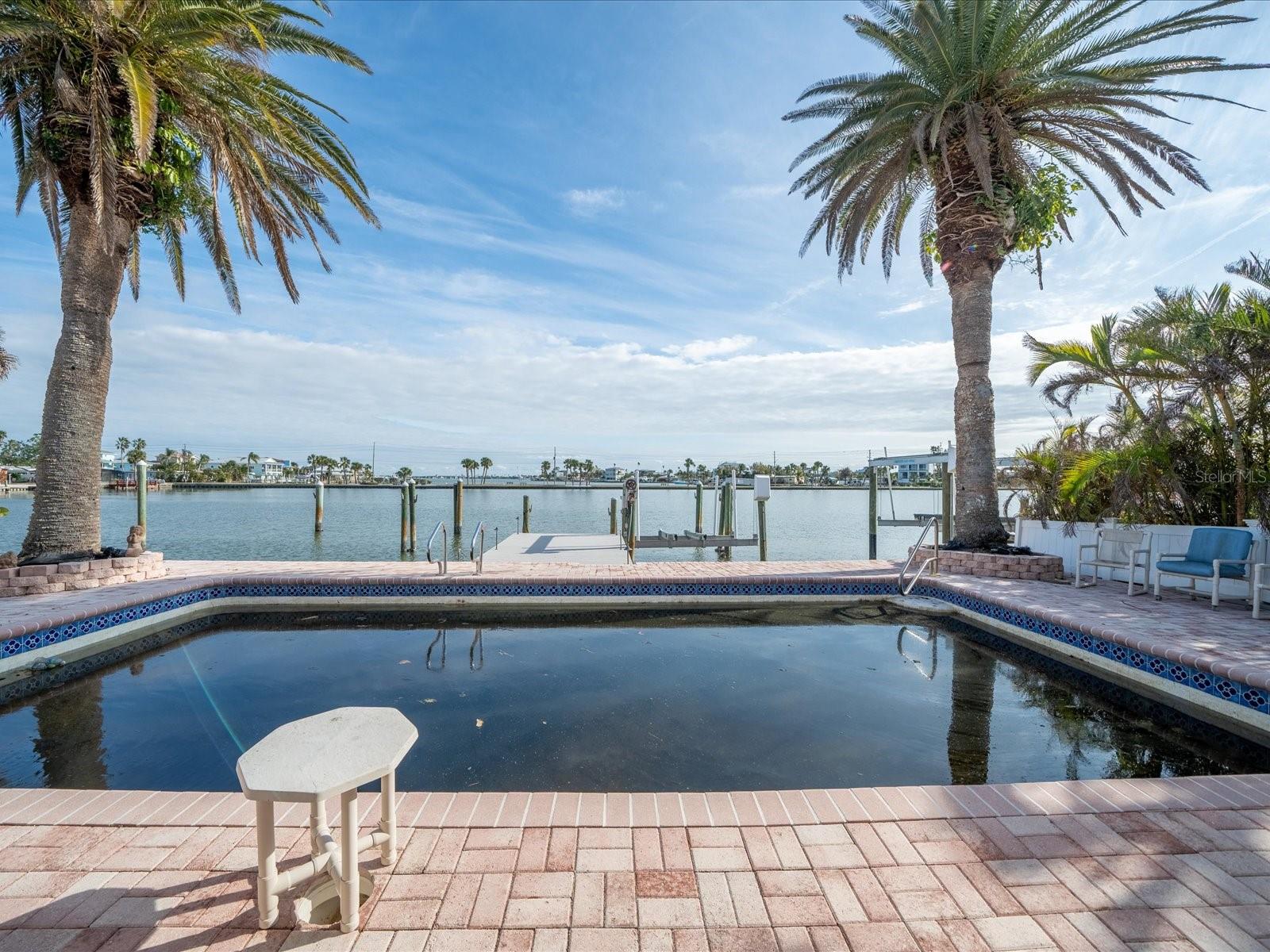 16124 4TH ST E, REDINGTON BEACH, FL, 33708