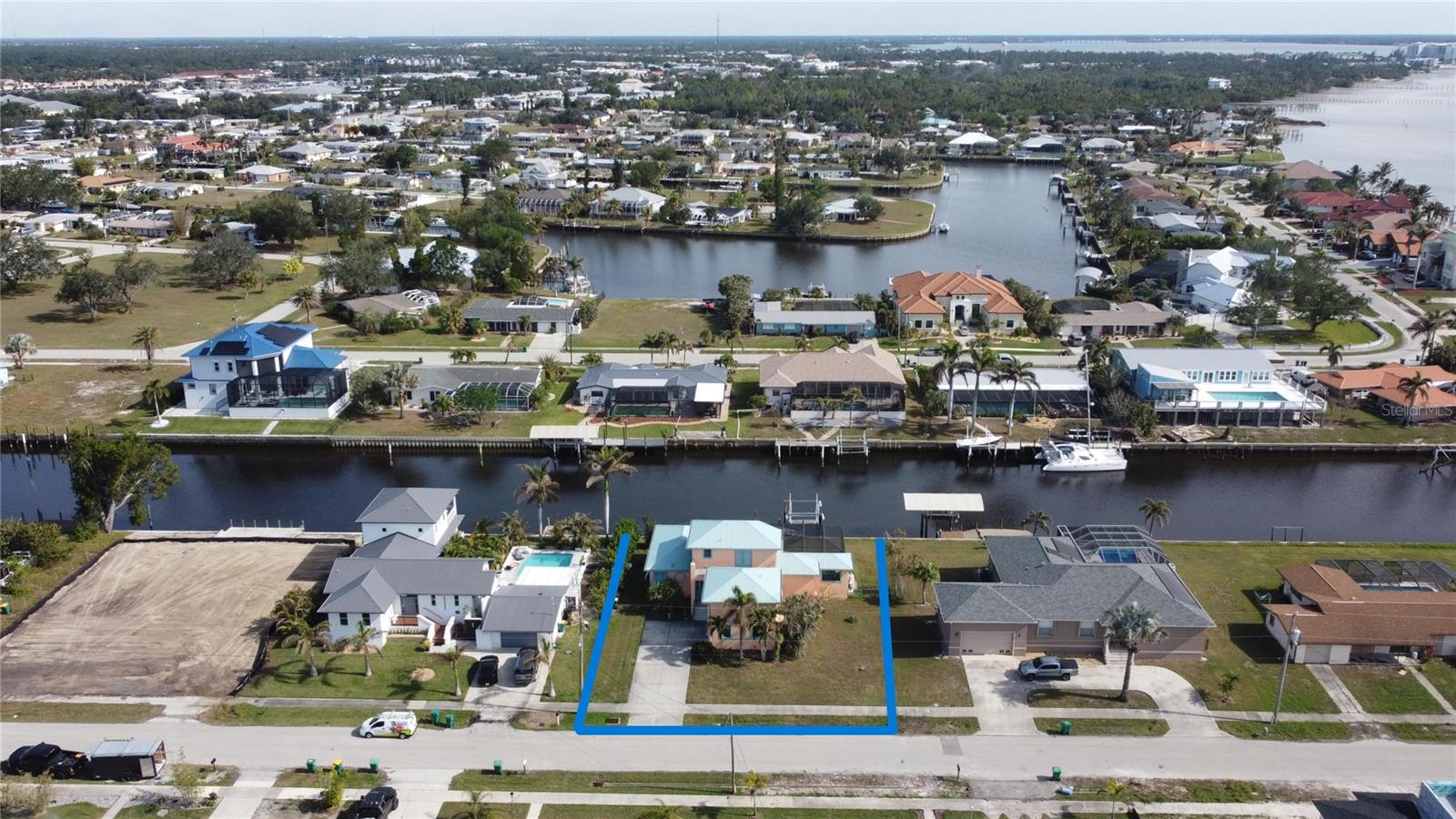 225 BANGSBERG RD SE, PORT CHARLOTTE, FL, 33952