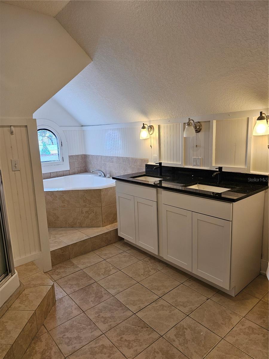 235 HYDE PARK AVE, EUSTIS, FL, 32726