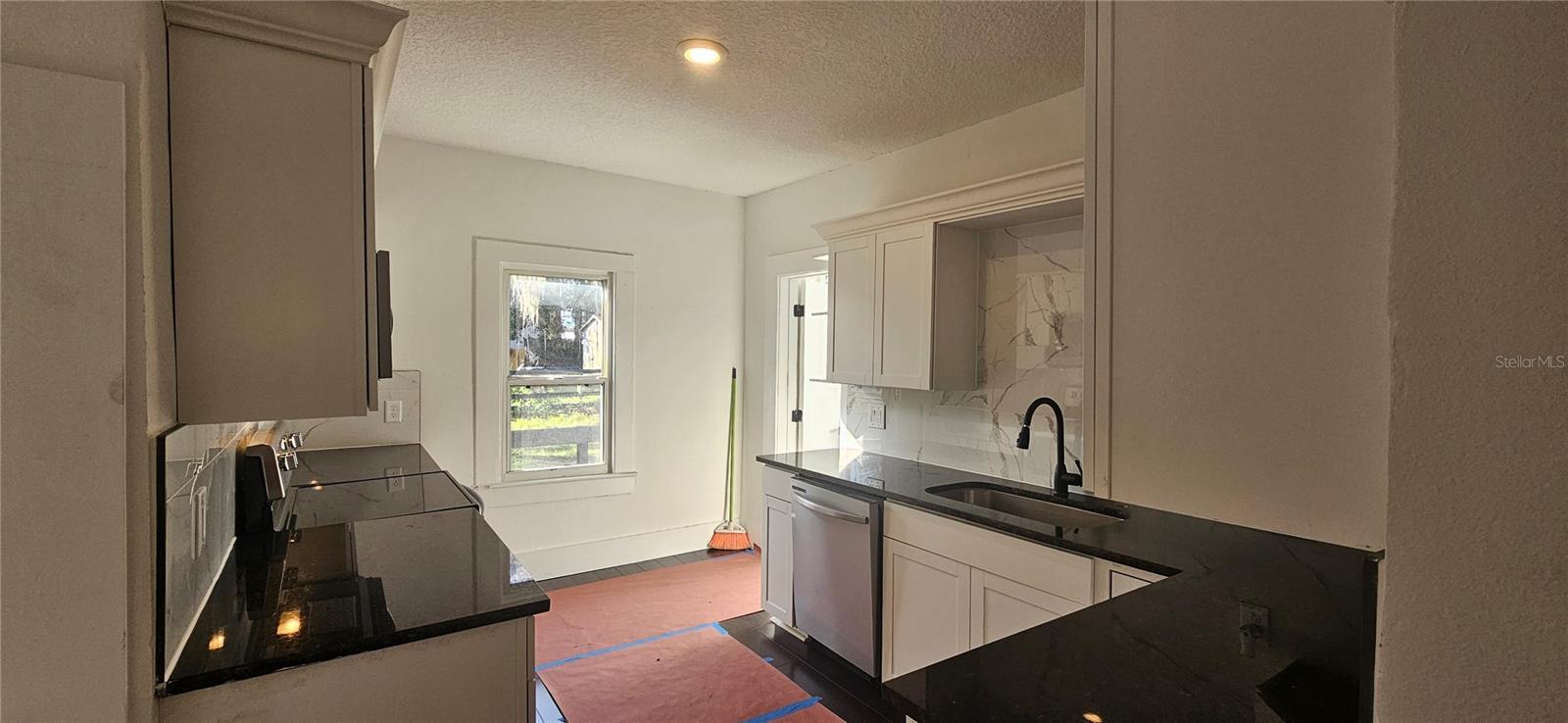 235 HYDE PARK AVE, EUSTIS, FL, 32726